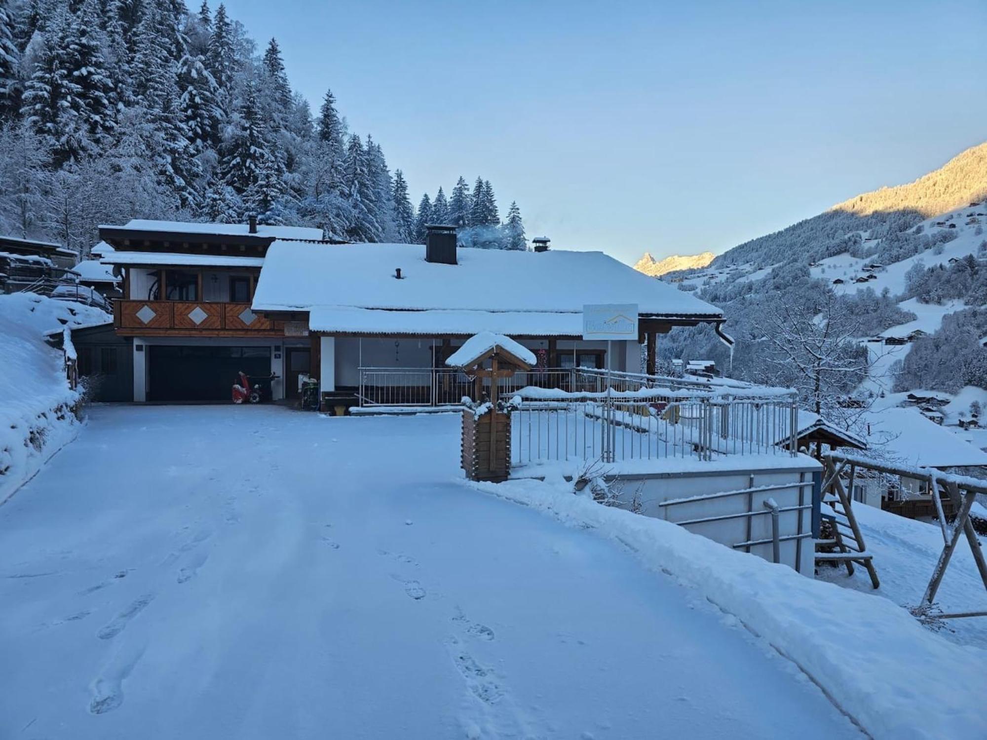 Apartment On The Mountainside In Silbertal Exteriör bild