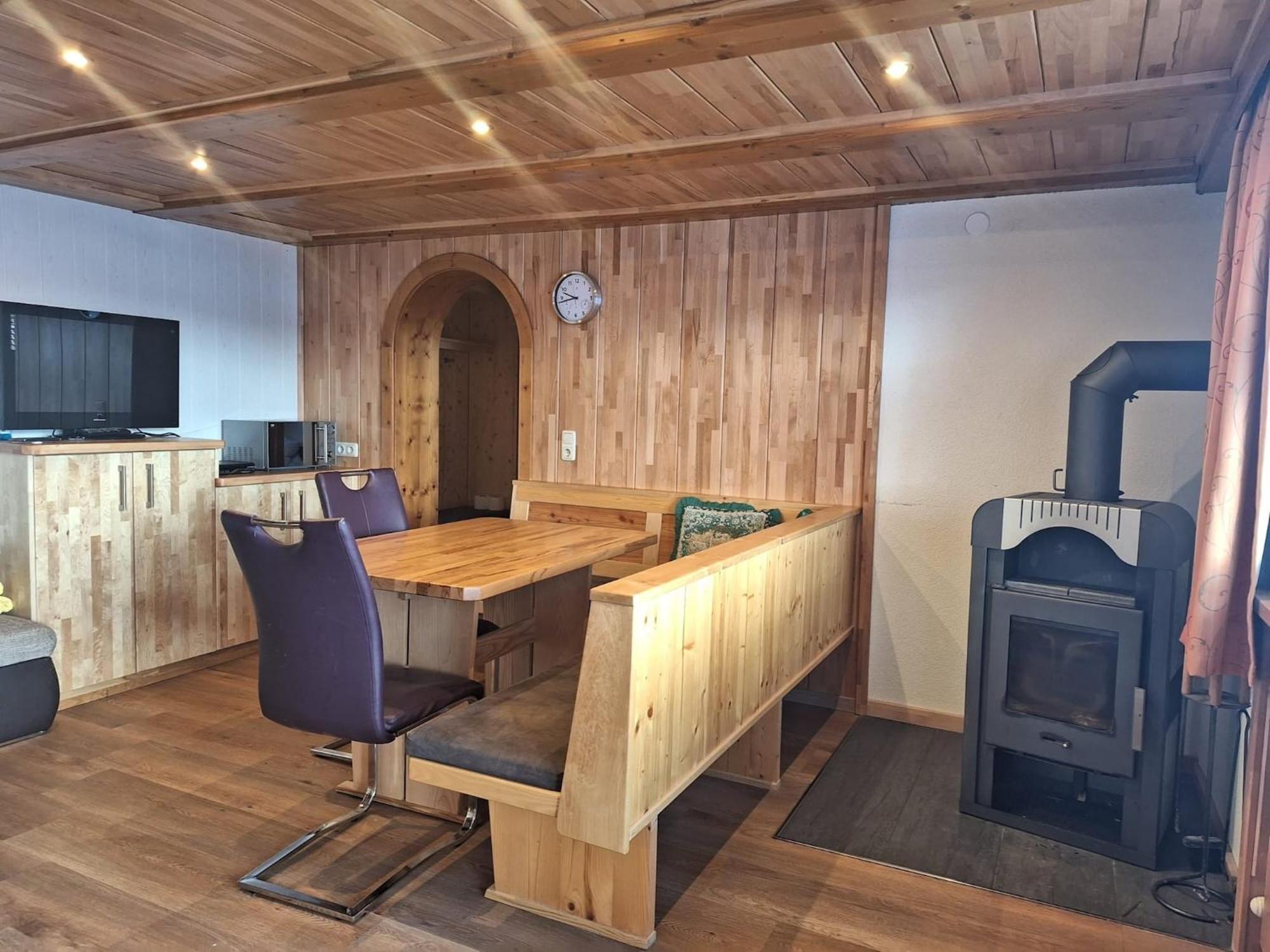Apartment On The Mountainside In Silbertal Exteriör bild